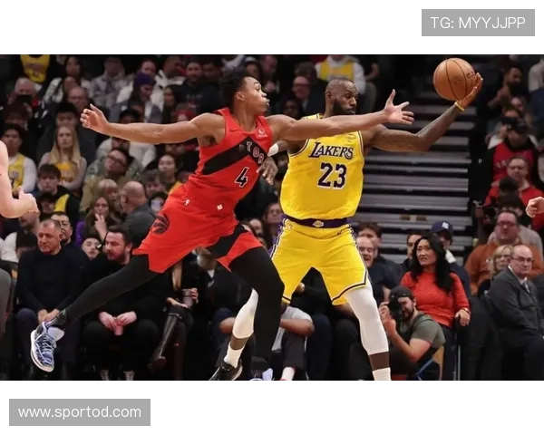 扎伊恩内线强攻效率提升显著 高位单打影响湖人防守布局