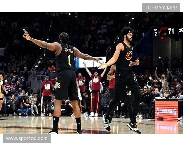 欧文挡拆提升突破效率明显 优于哈登关键时刻创造机会